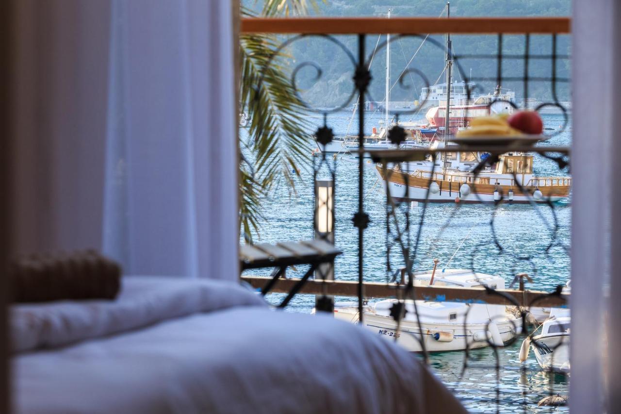 Seafront Rooms Koluna Komiža Extérieur photo