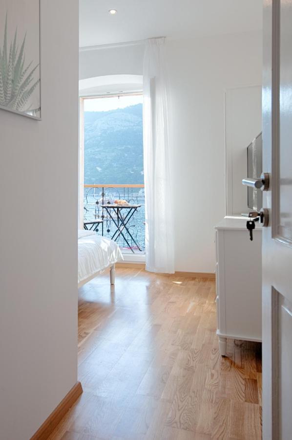 Seafront Rooms Koluna Komiža Extérieur photo